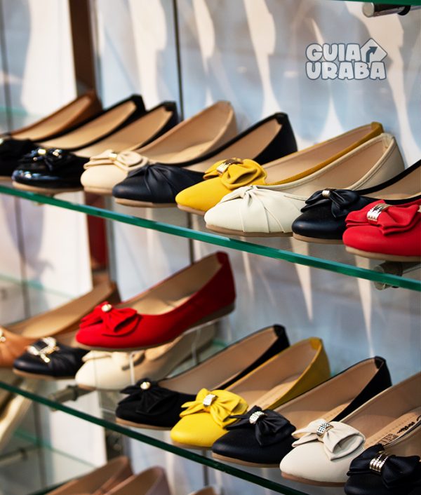 zapatos en la tienda de calzado en Turbo Calzado Colombia