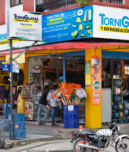 fachada de la ferreteria torniguayas en apartadó